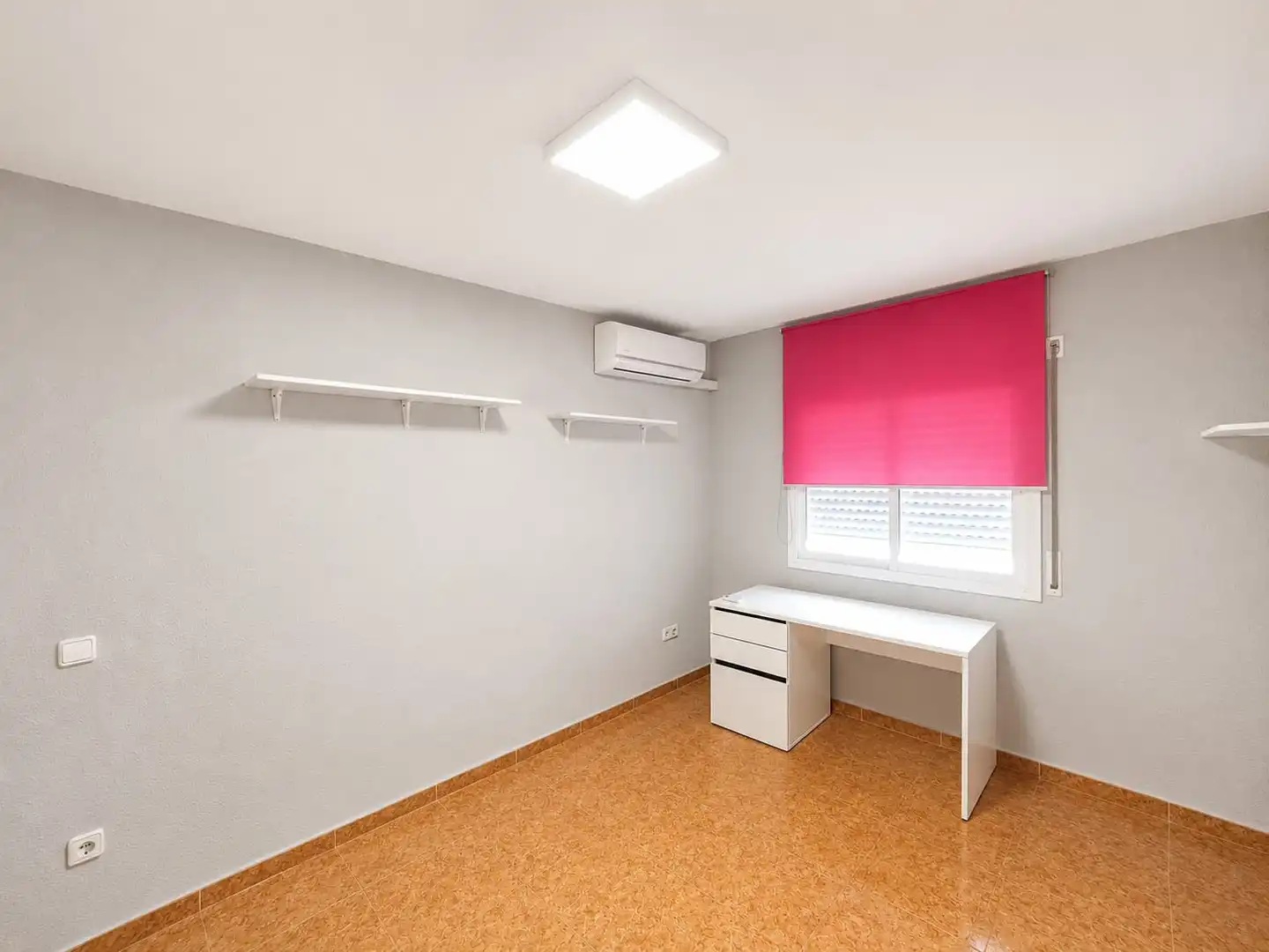 Habitación de Casa adosada en venta en Mont-roig del Camp con Aire acondicionado, Terraza y Amueblado