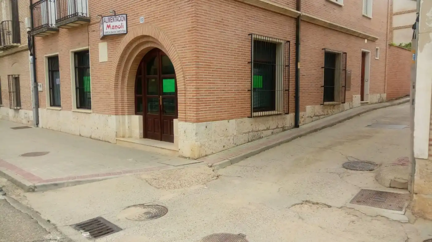 Vista exterior de Local en venda en Rueda amb Aire condicionat