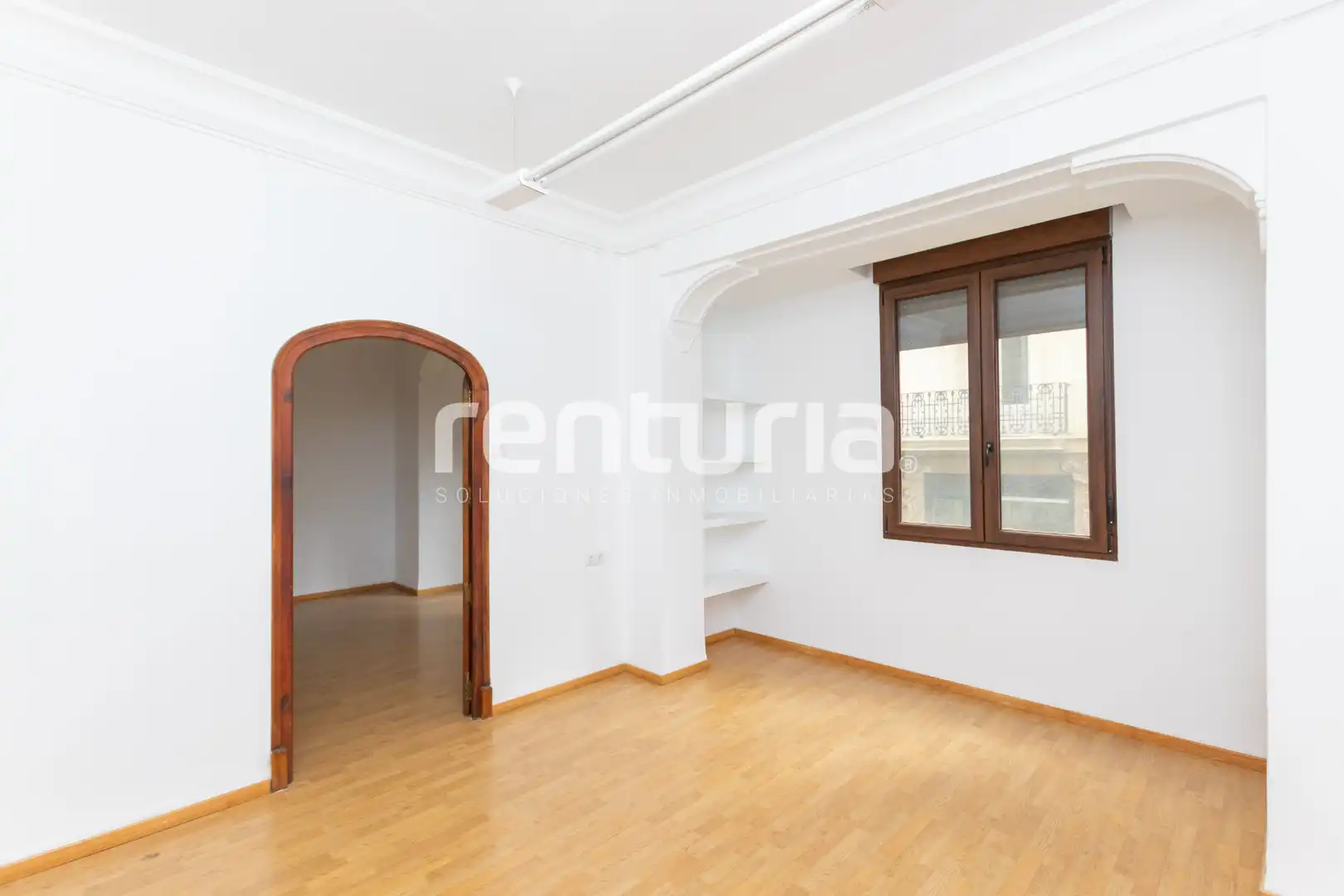 Habitación de Oficina de alquiler en Valencia con Aire acondicionado