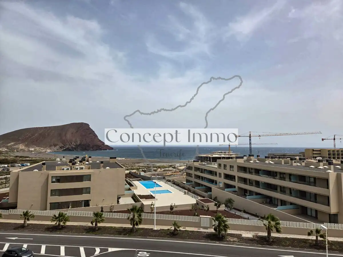 Vista exterior de Ático en venta en Granadilla de Abona con Terraza, Trastero y Piscina comunitaria