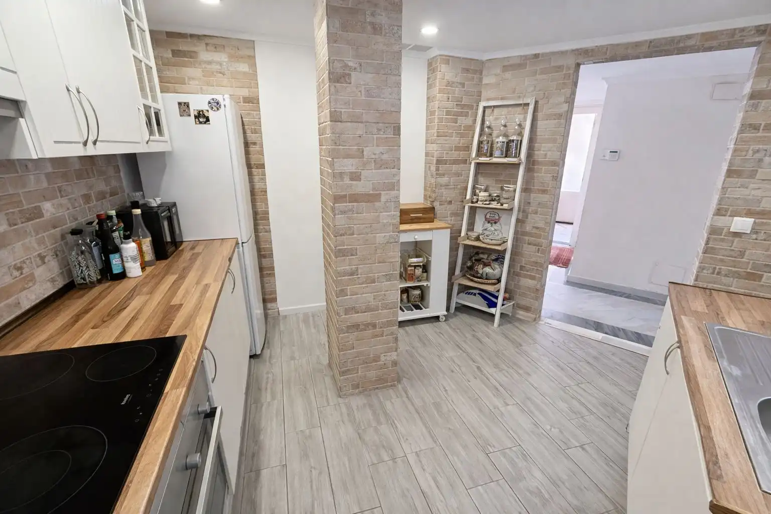 Kitchen of Apartments for sale in Mijas  with Private garden, Alarm and Community pool