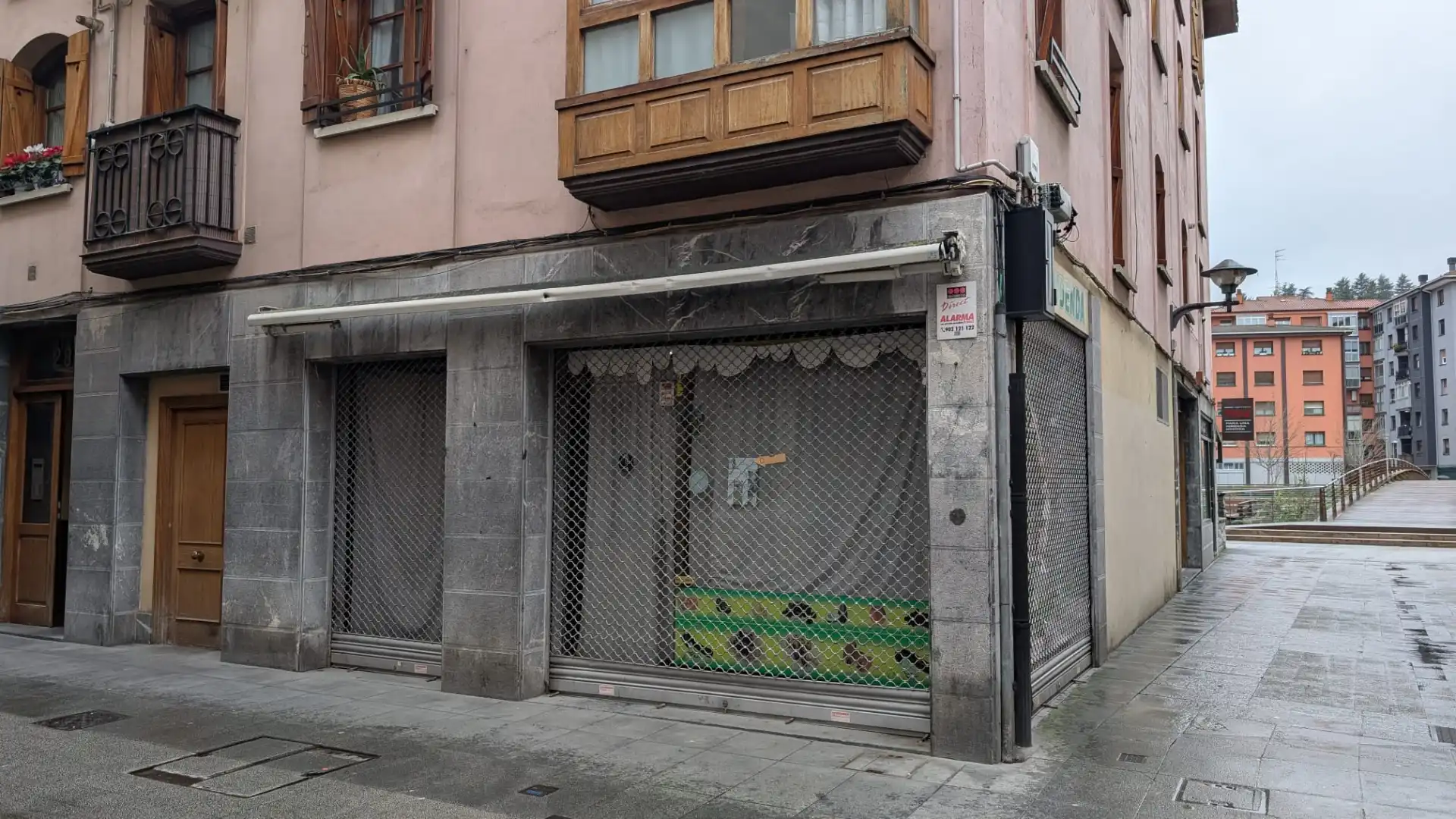 Außenansicht von Geschaftsraum zum Verkauf in Villabona mit Möbliert