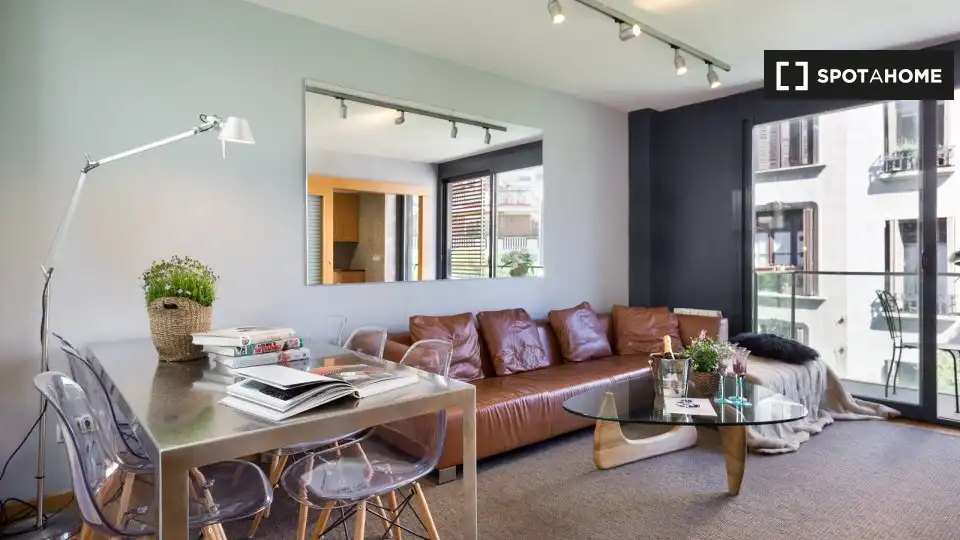 Flat with terrace to rent in Sarrià - Sant Gervasi
