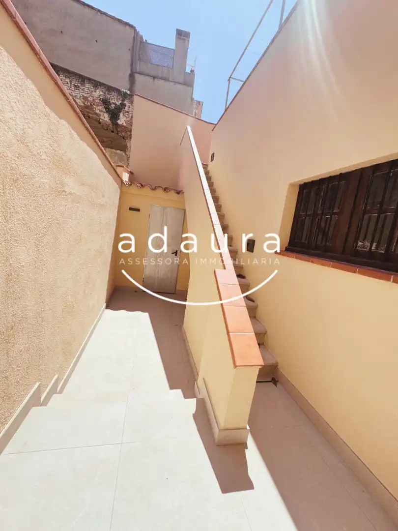 Exterior view of Ground floor for rent in Mataró  with Air Conditioner, Heating and Terrace