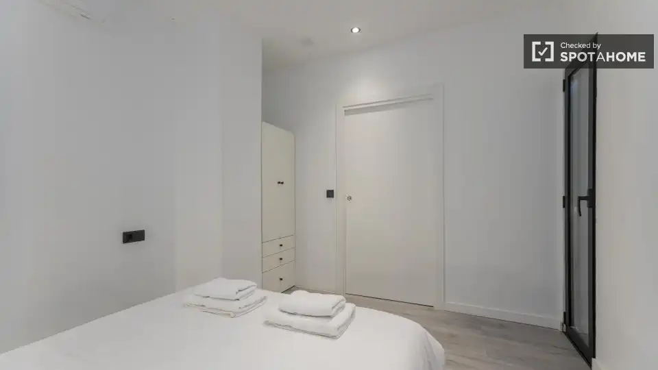 Bedroom of Flat for rent in Valencia  with Air Conditioner, Heating and Furnished