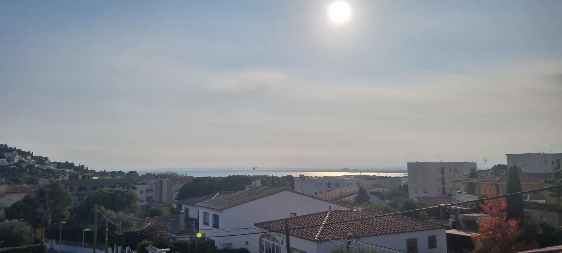 Vista exterior de Apartament en venda en Roses amb Terrassa, Balcó i Piscina comunitària