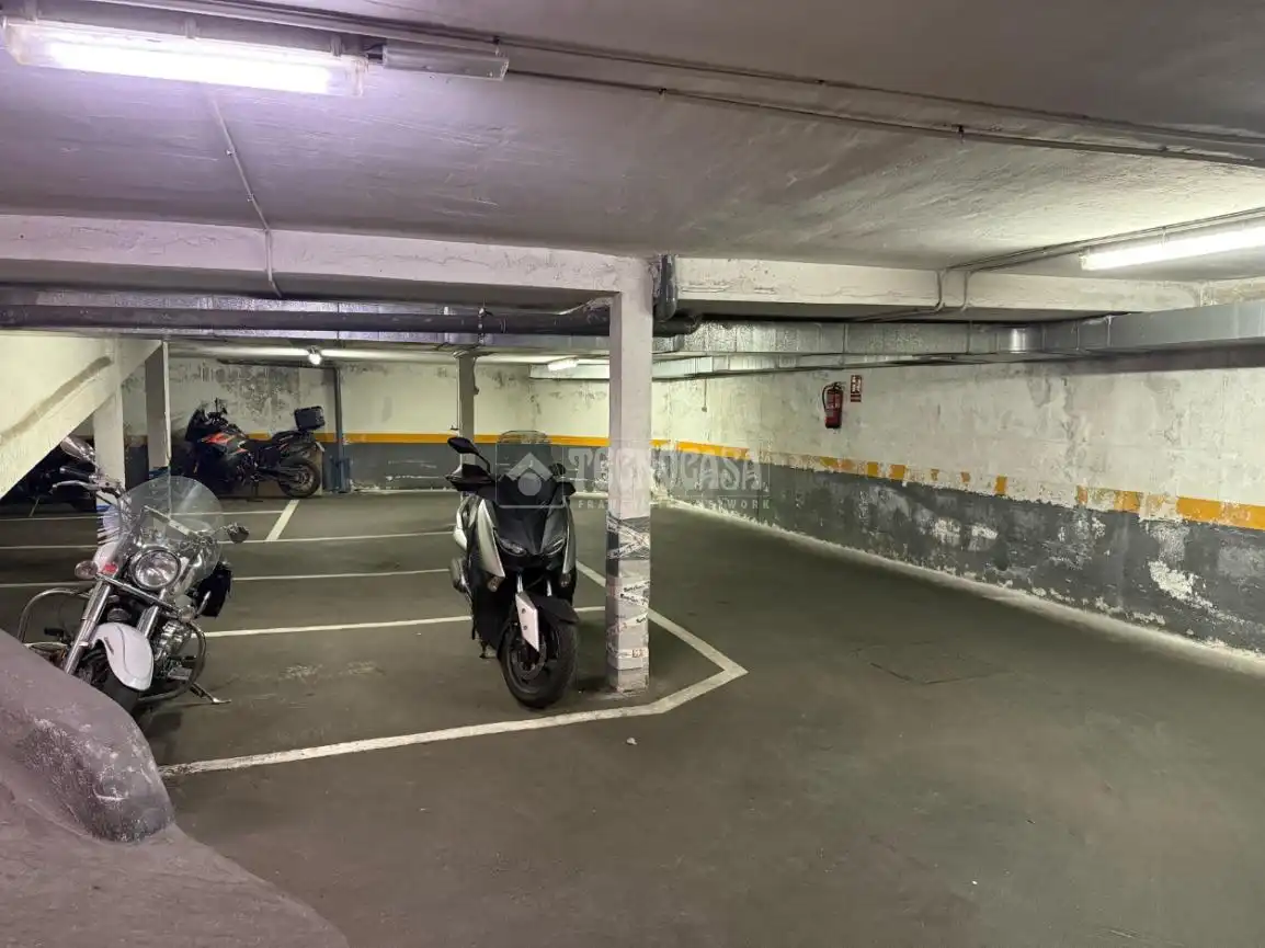 Parkplatz von Garage zum Verkauf in Madrid