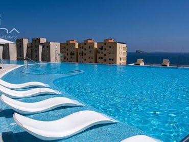 Apartament amb piscina en venda a Playa de Poniente