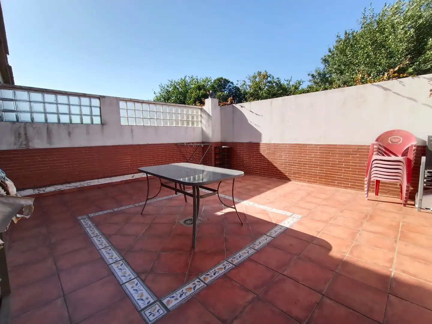 Terrasse von Einfamilien-Reihenhaus zum Verkauf in Mérida mit Heizung und Abstellraum