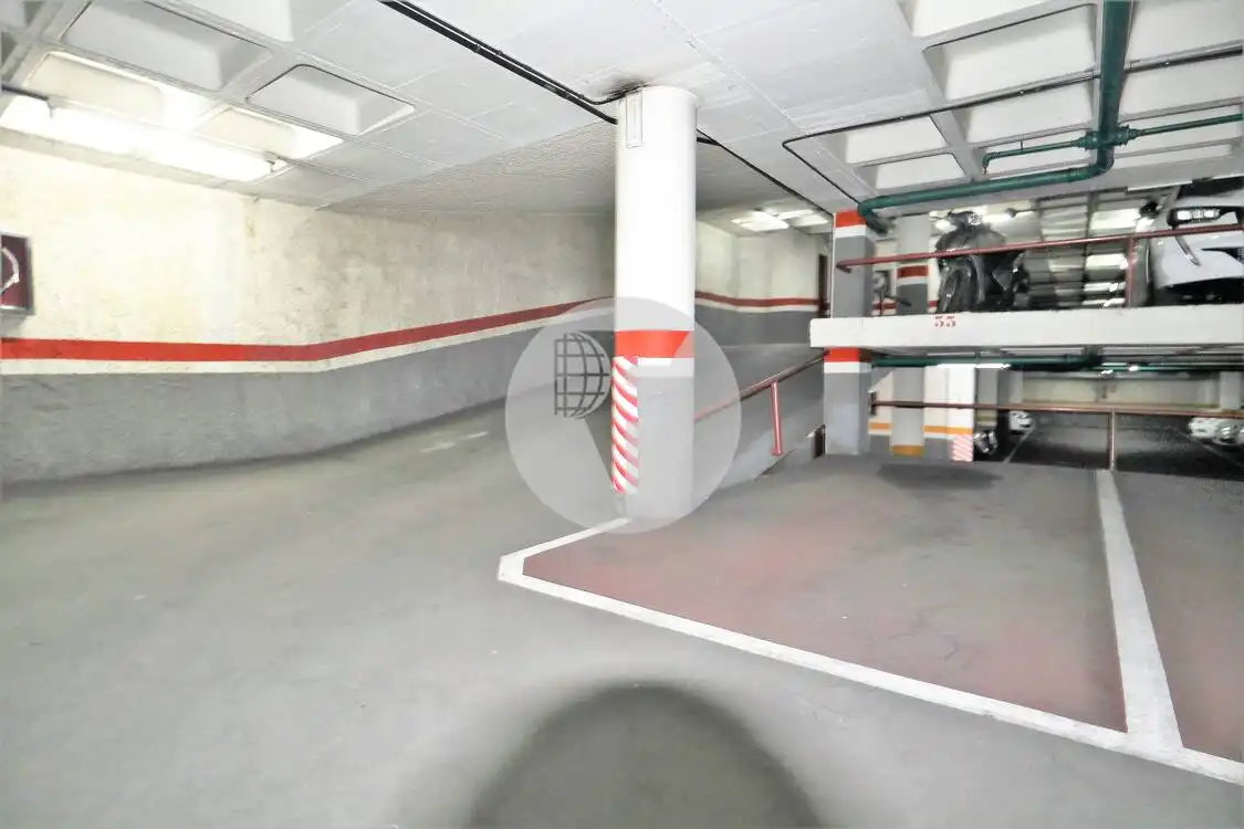 Parking for sale in Les Corts, imagen 2