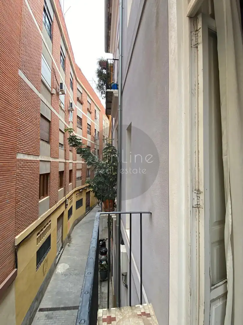 Außenansicht von Wohnung zur Miete in Valencia mit Klimaanlage, Privatgarten und Terrasse