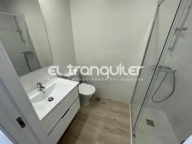 Baño de Piso en venta en Getafe con Terraza y Lavadora
