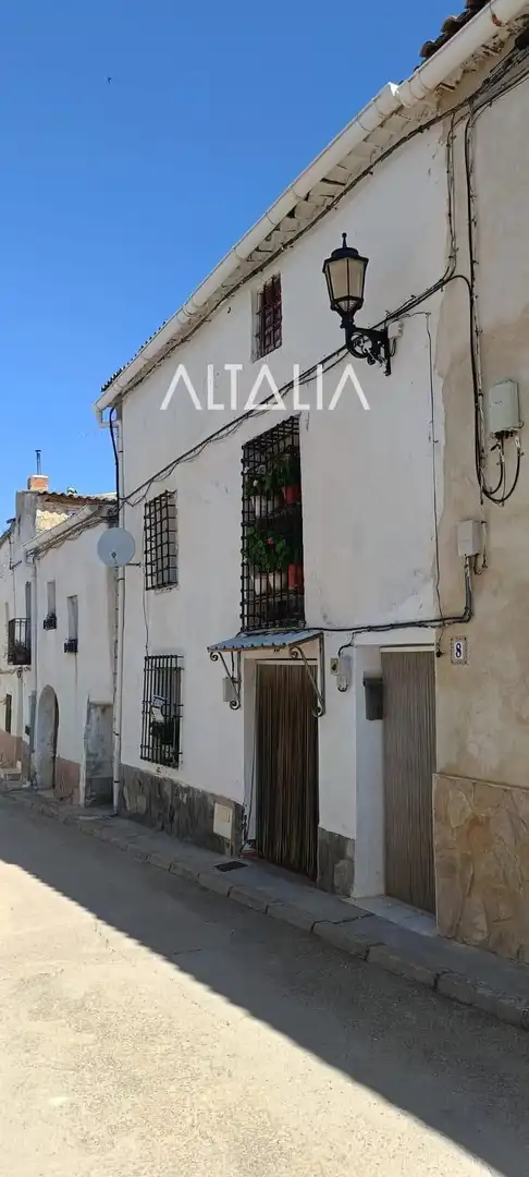Vista exterior de Casa o chalet en venta en Huete con Trastero y Amueblado