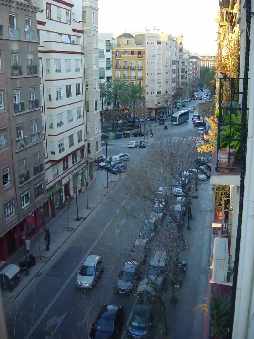 Vista exterior de Pis de lloguer en Valencia amb Calefacció i Moblat