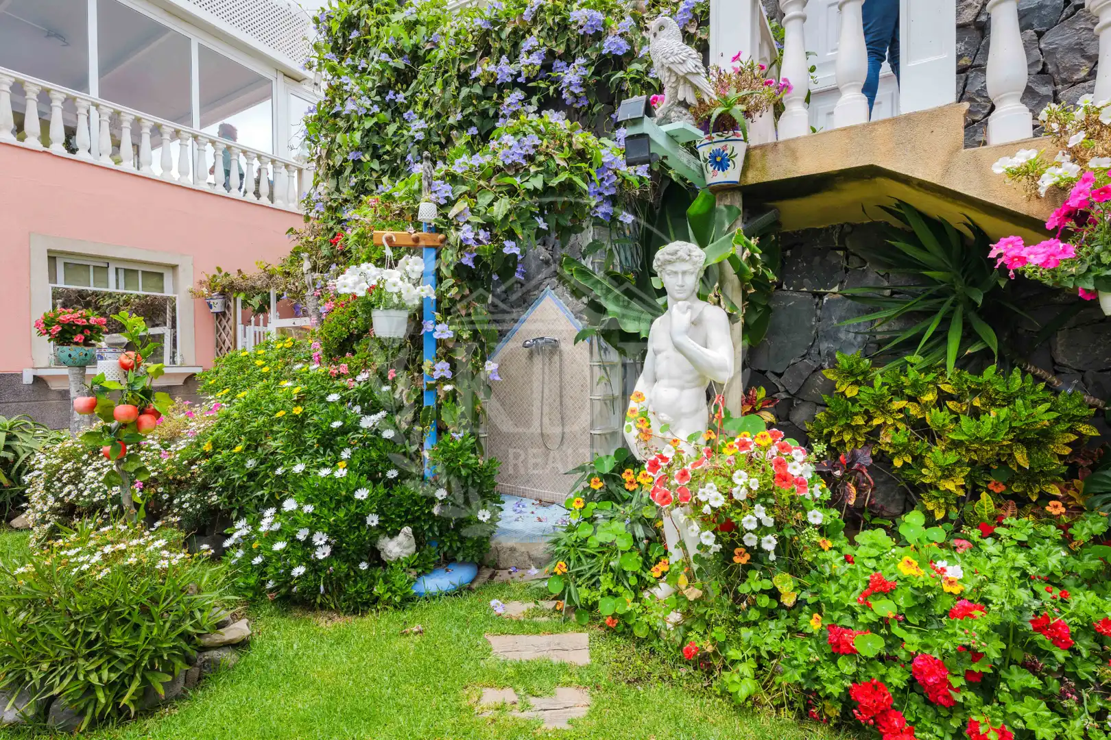 Garden of Buildings for sale in Granadilla de Abona  with Alarm and Community pool