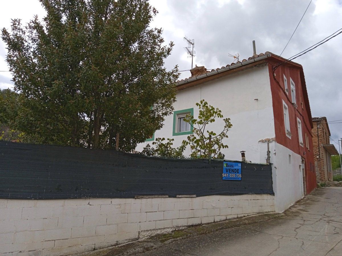 Vista exterior de Casa o xalet en venda en Redecilla del Campo amb Jardí privat i Moblat