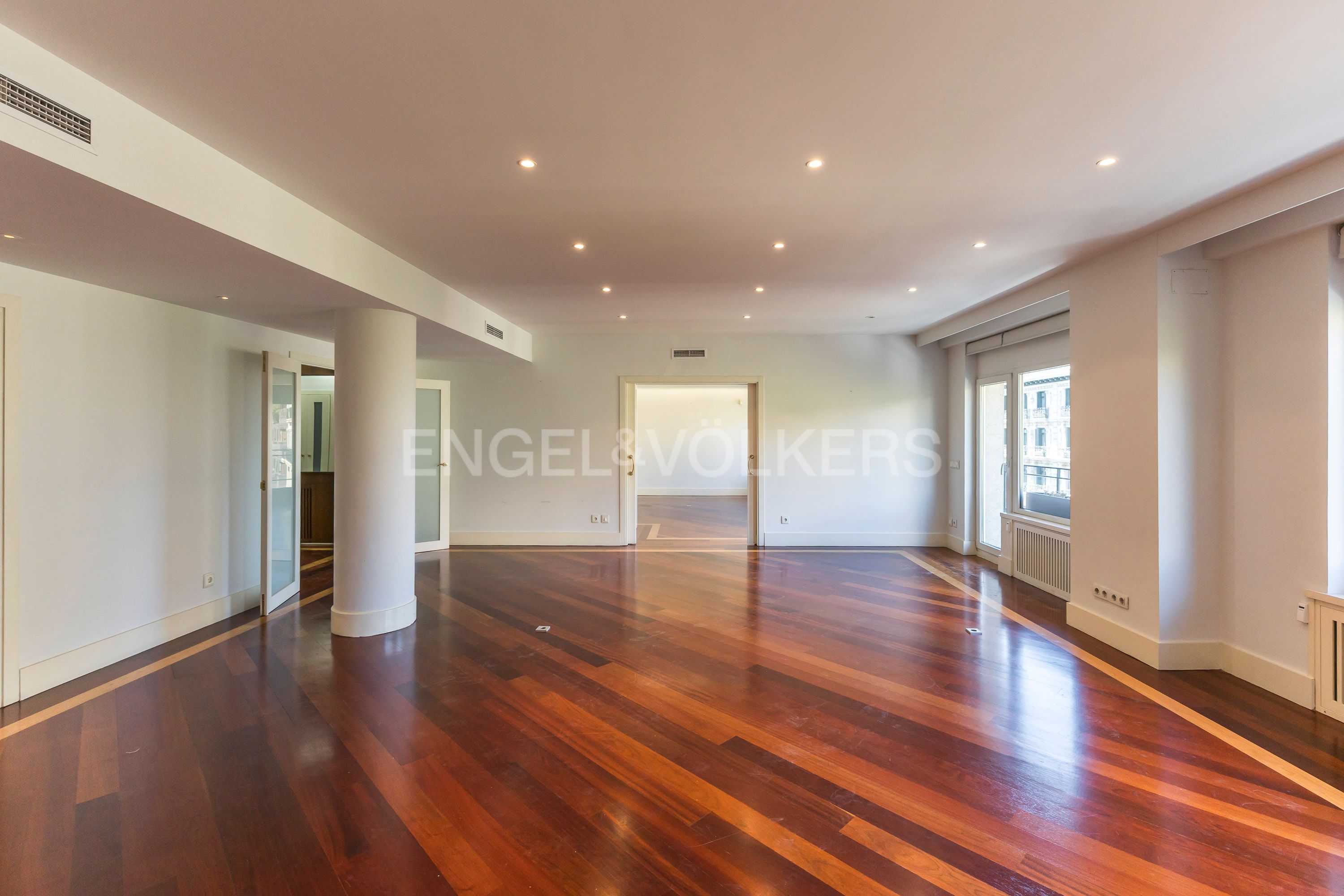Sala d'estar de Apartament de lloguer en  Madrid Capital amb Aire condicionat, Calefacció i Parquet