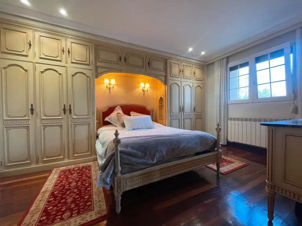 Habitación de Casa o chalet en venta en Donostia - San Sebastián  con Terraza, Trastero y Balcón