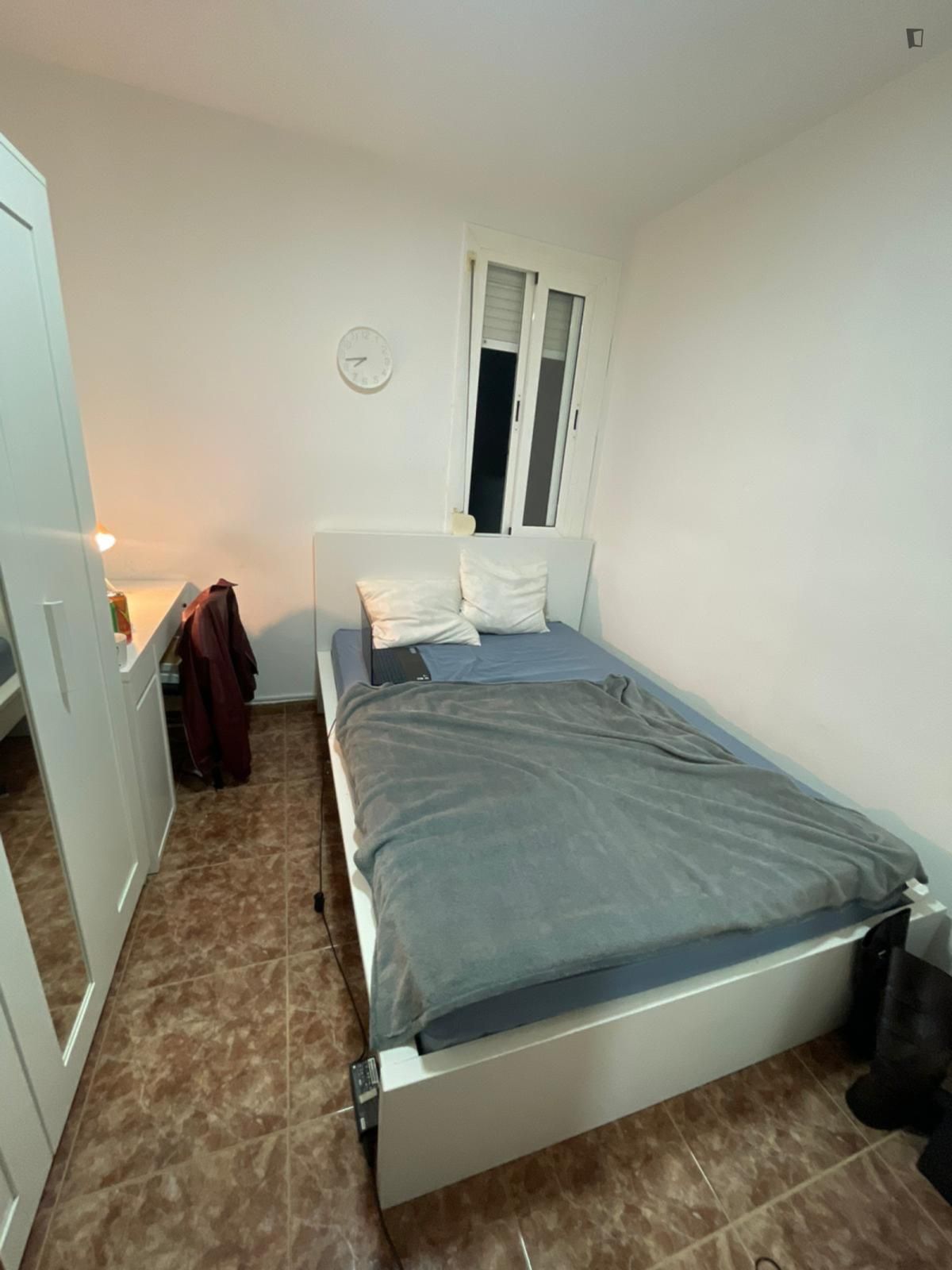 Dormitori de Apartament per a compartir en  Barcelona Capital amb Moblat, Rentadora i Internet