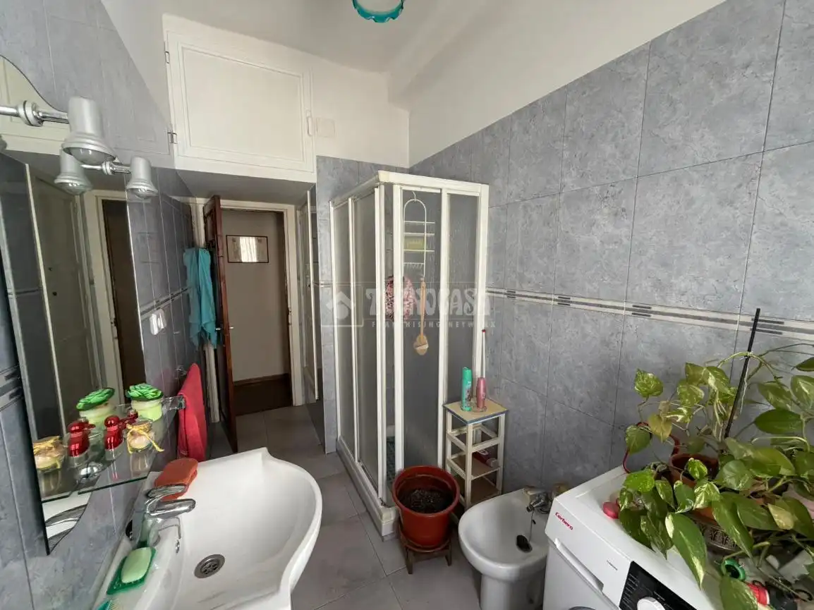 Baño de Piso en venta en Madrid con Calefacción y Terraza