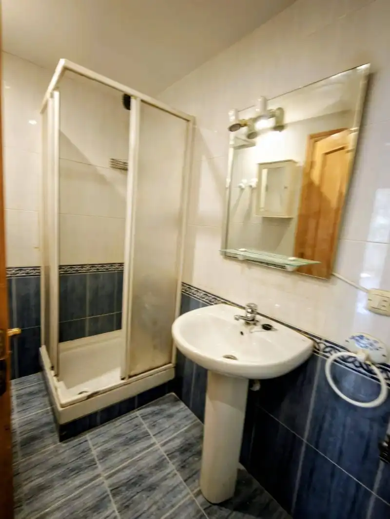 Baño de Piso en venta en El Espinar con Calefacción, Jardín privado y Terraza