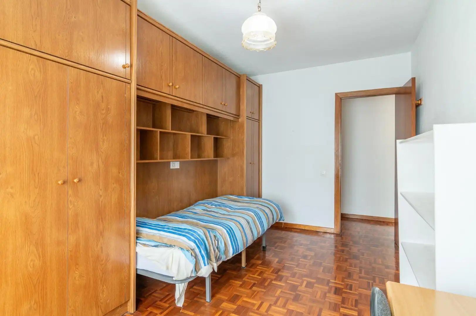 Dormitori de Pis en venda en  Pamplona / Iruña amb Parquet, Terrassa i Balcó