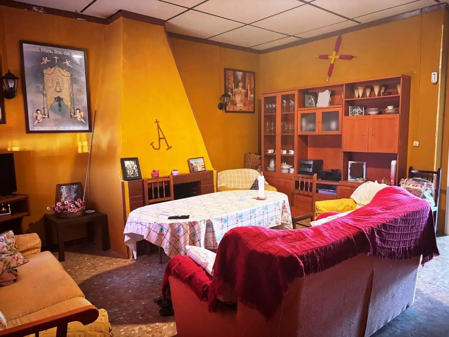 Sala d'estar de Finca rústica en venda en Huévar del Aljarafe amb Jardí privat, Traster i Piscina