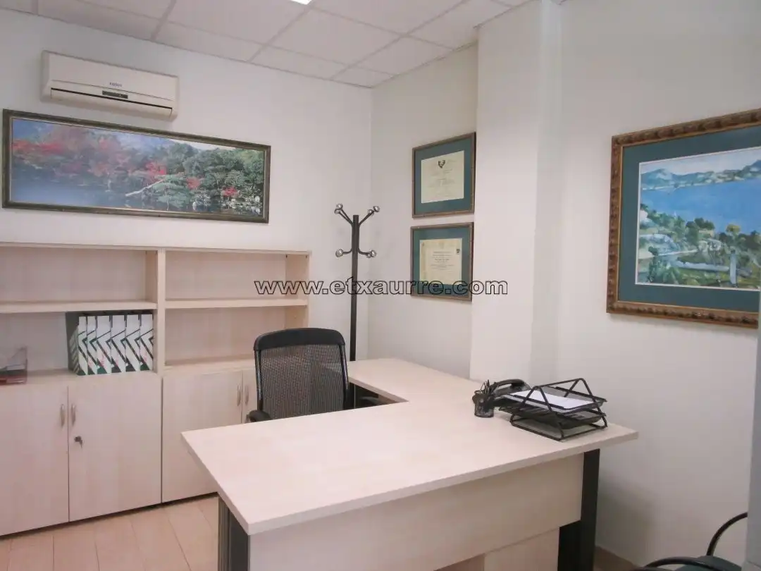 Oficina en venta en Laudio / Llodio con Aire acondicionado