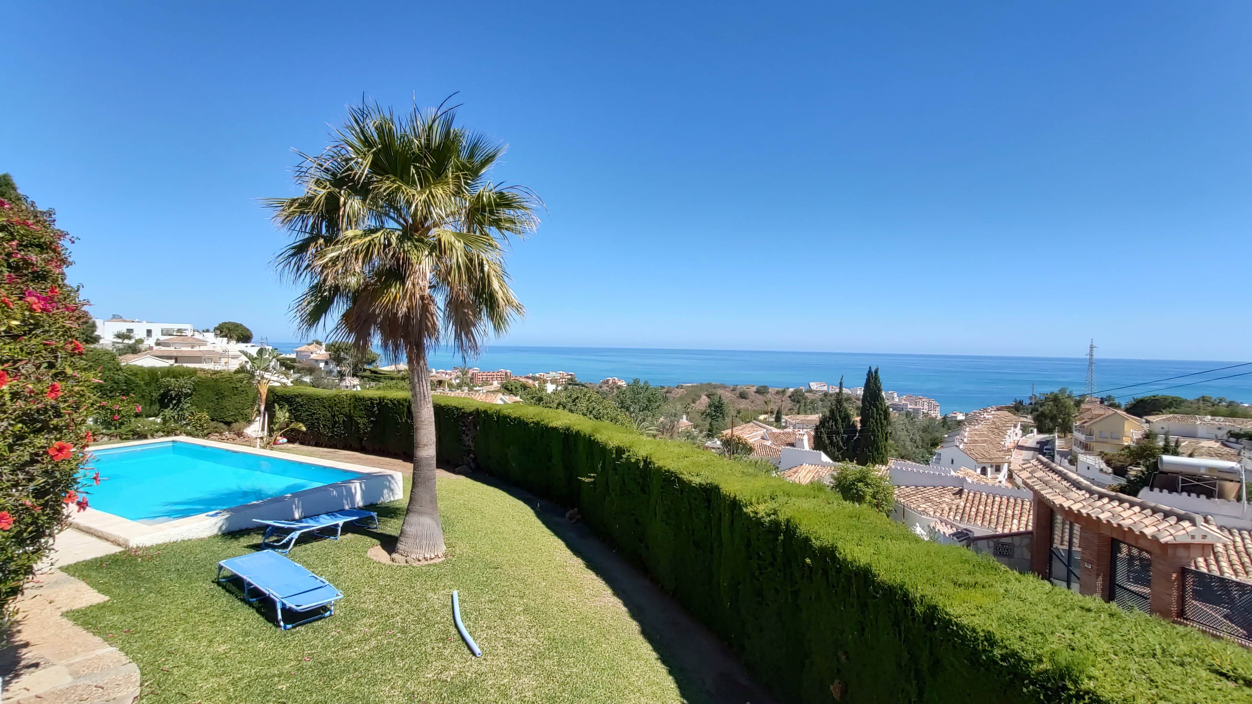 Garden of House or chalet for sale in Benalmádena  with Air Conditioner, Heating and Private garden