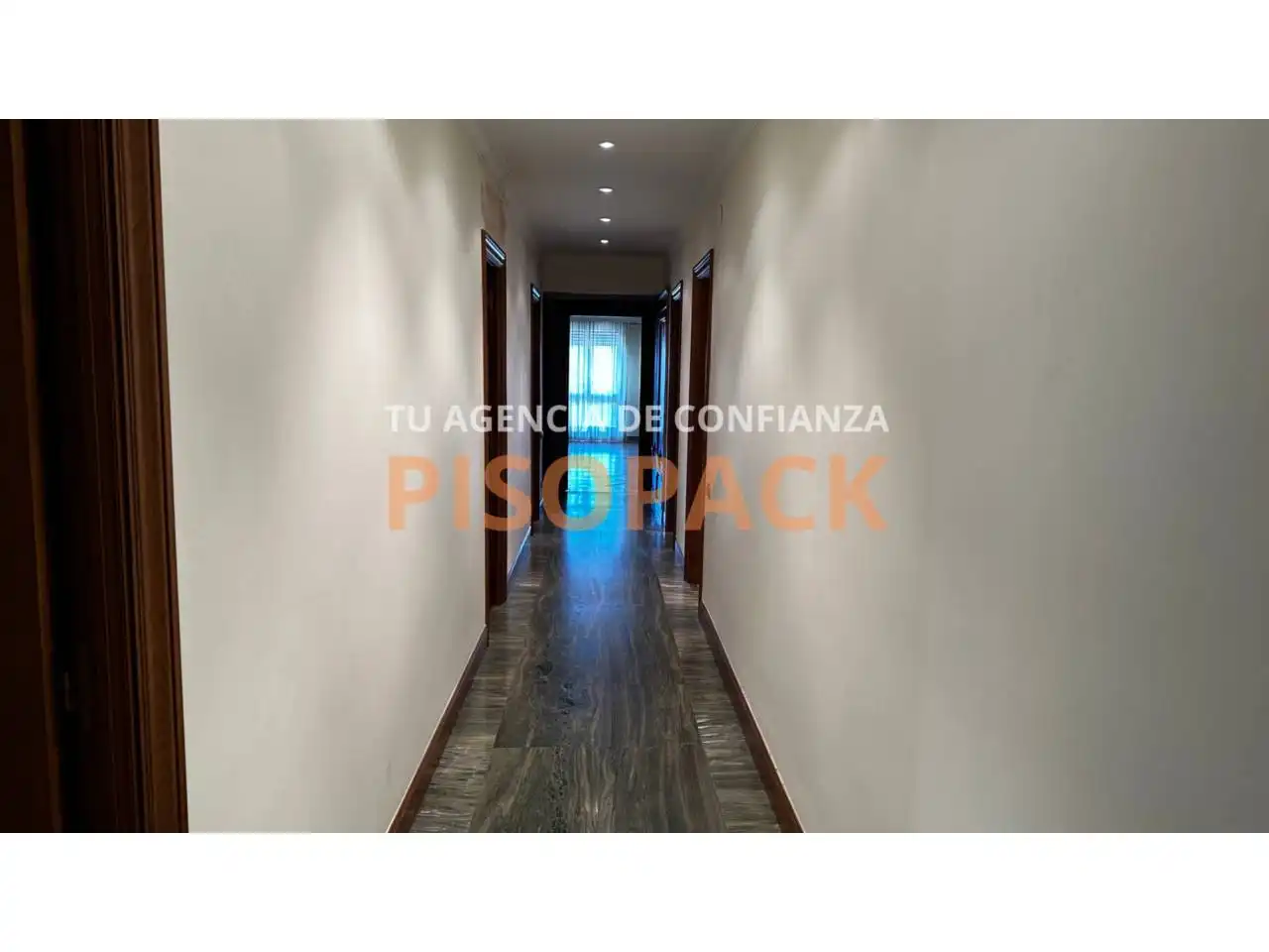 Piso en venta en  Pamplona / Iruña con Calefacción, Terraza y Balcón
