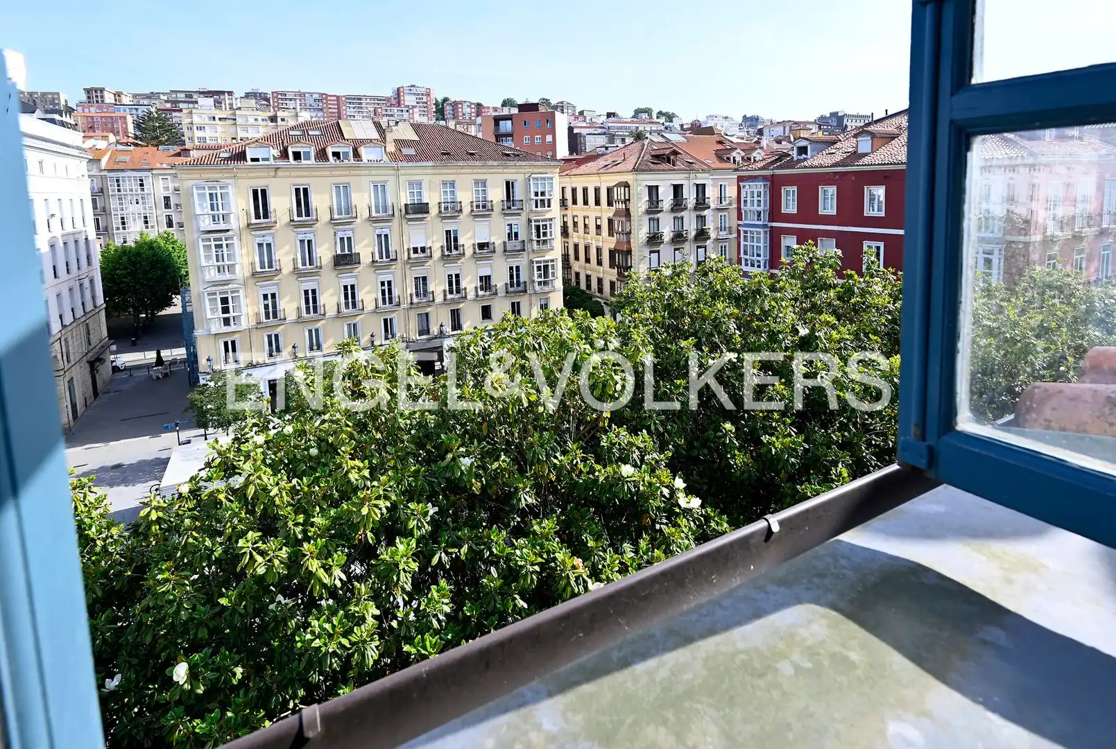 Terrasse von Wohnung zur Miete in Santander mit Heizung
