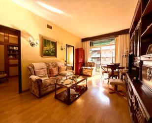 Living room of Flat for sale in  Barcelona Capital  with Air Conditioner, Heating and Parquet flooring