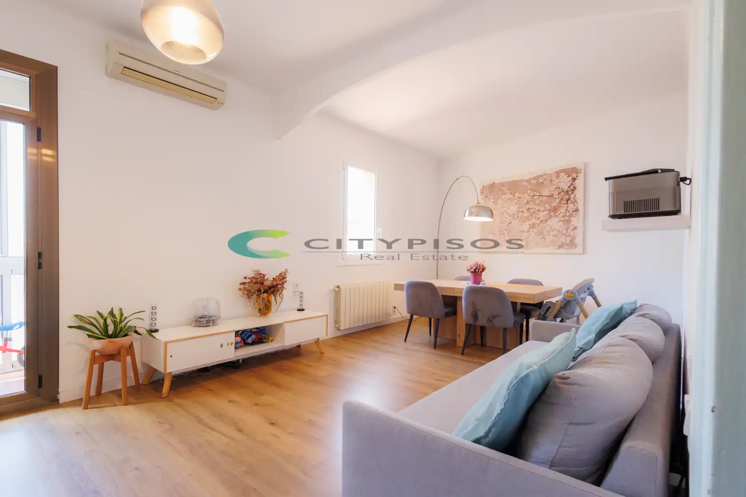 Sala de estar de Piso en venta en Barcelona con Aire acondicionado, Calefacción y Parquet