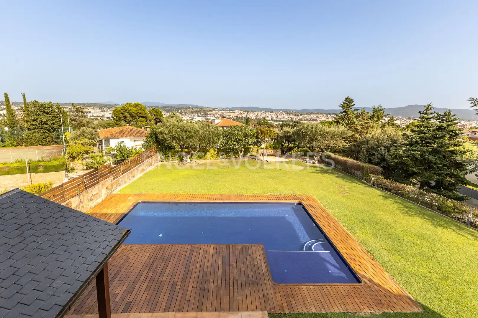 Piscina de Casa o chalet en venta en Canovelles con Aire acondicionado, Calefacción y Jardín privado