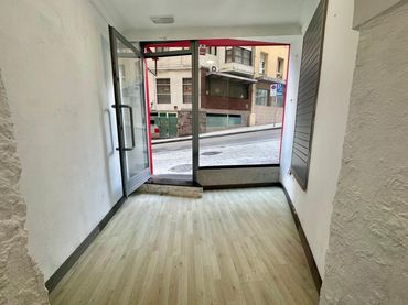 Locale commerciale in affitto a Calle Ruamayor