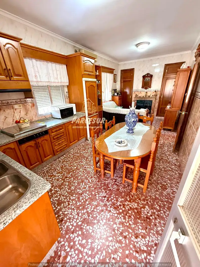 Küche von Haus oder Chalet zum Verkauf in Córdoba mit Klimaanlage, Privatgarten und Abstellraum