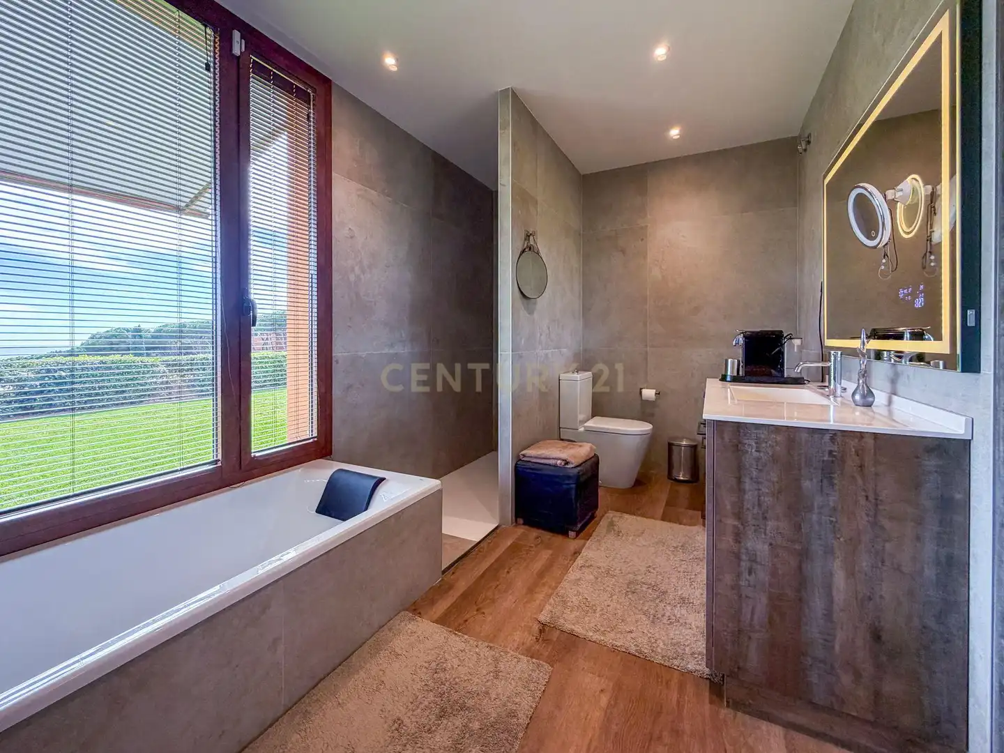 Bany de Casa o xalet en venda en Sant Vicenç de Montalt amb Aire condicionat, Jardí privat i Traster
