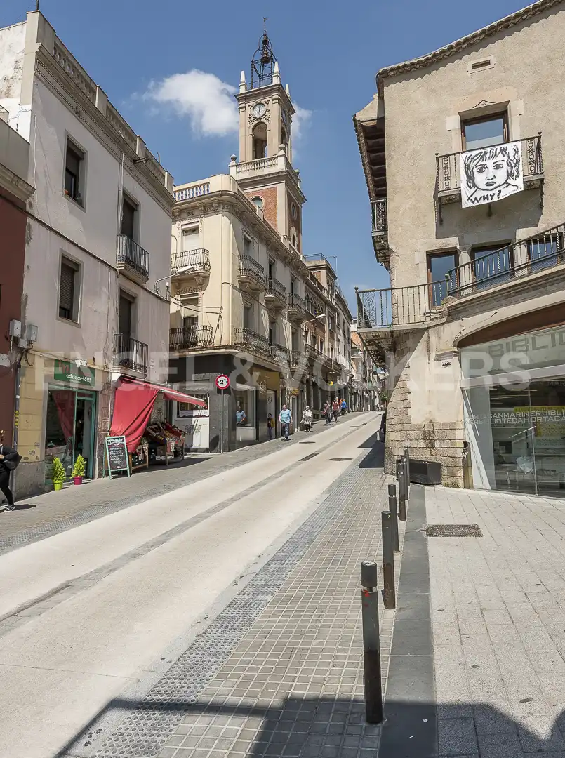 Vista exterior de Casa adosada en venda en Barcelona amb Calefacció i Terrassa