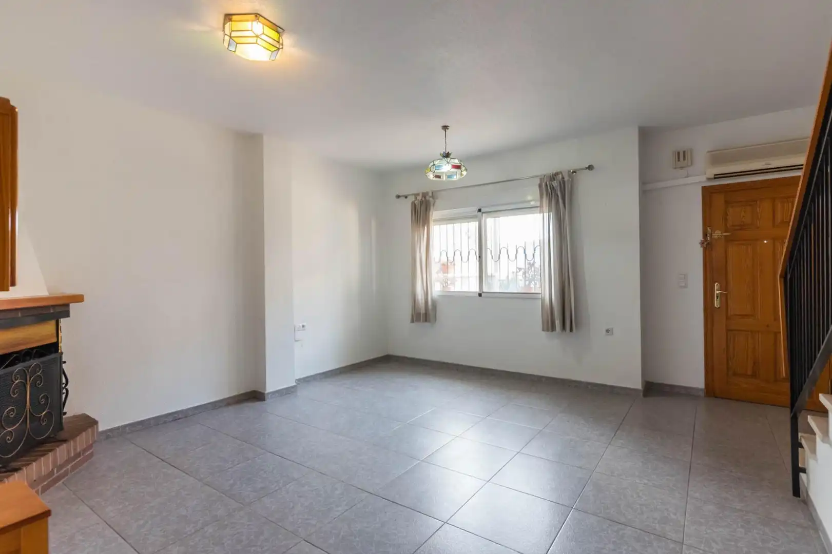 Wohnzimmer von Einfamilien-Reihenhaus zum Verkauf in Murcia mit Klimaanlage