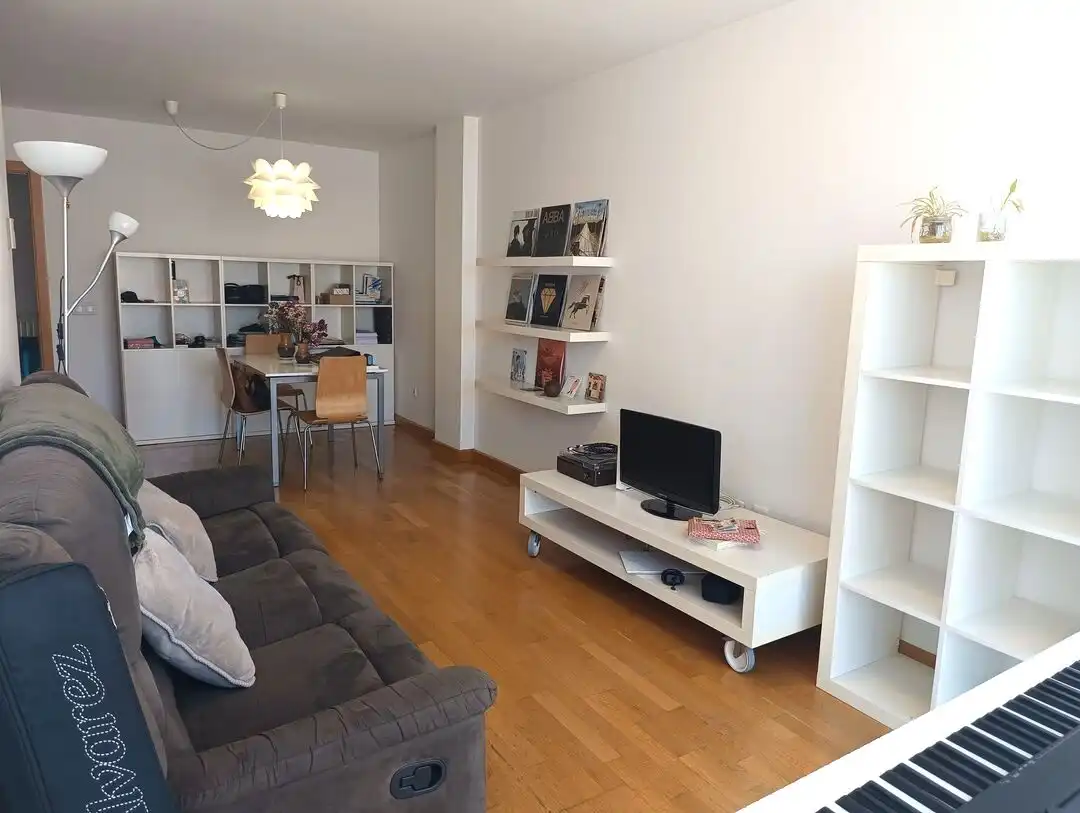 Wohnzimmer von Wohnung zur Miete in  Pamplona / Iruña mit Heizung, Privatgarten und Abstellraum