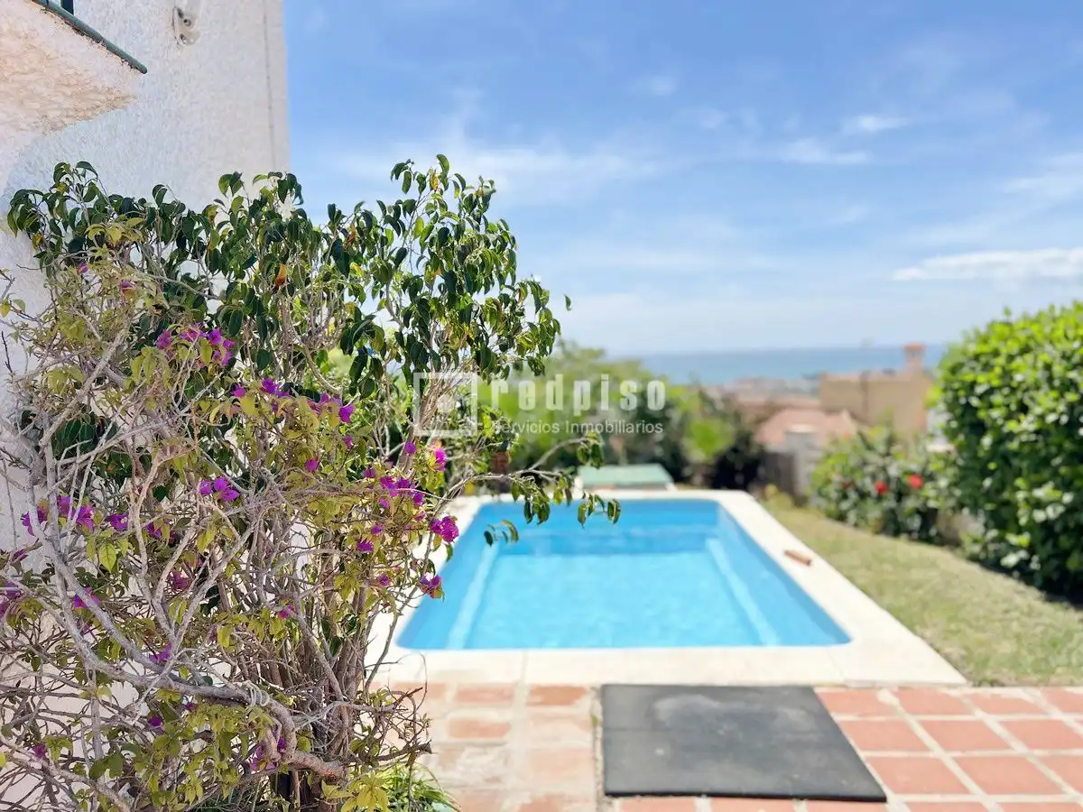 Piscina de Casa o chalet en venta en Vélez-Málaga