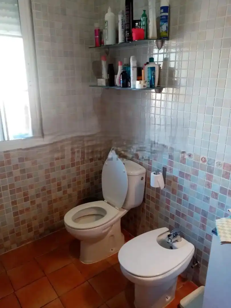 Bany de Casa o xalet en venda en Córdoba amb Aire condicionat, Piscina i Moblat