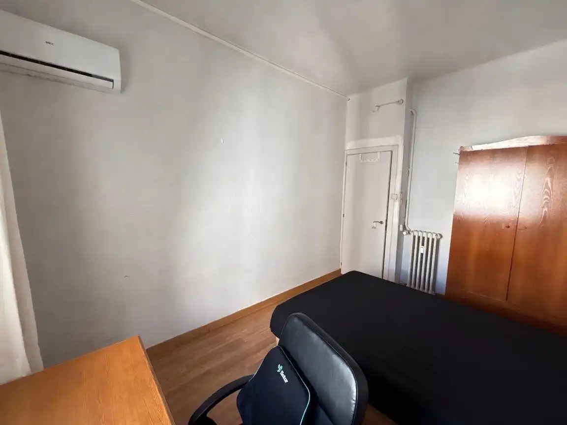 Bedroom of Flat for rent in Madrid