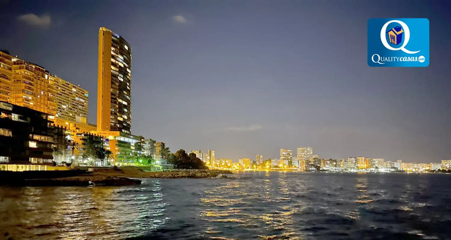 Vista exterior de Apartament en venda en Alicante / Alacant amb Terrassa