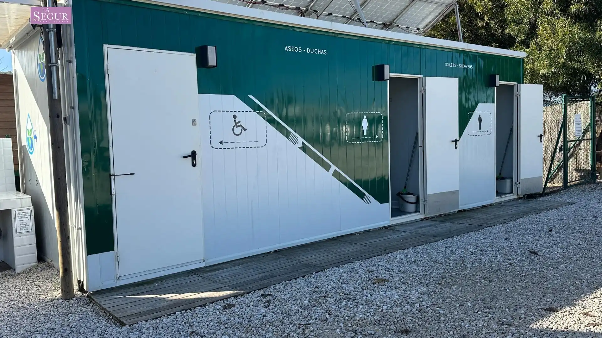 Vista exterior de Finca rústica en venta en Barbate con Aire acondicionado, Jardín privado y Terraza