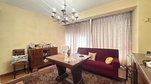 Agencia Amor, vende piso en calle del Hórreo con 4 dormitorios muy soleado