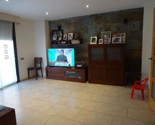 Living room of Single-family semi-detached for sale in Mataró  with Air Conditioner, Terrace and Swimming Pool