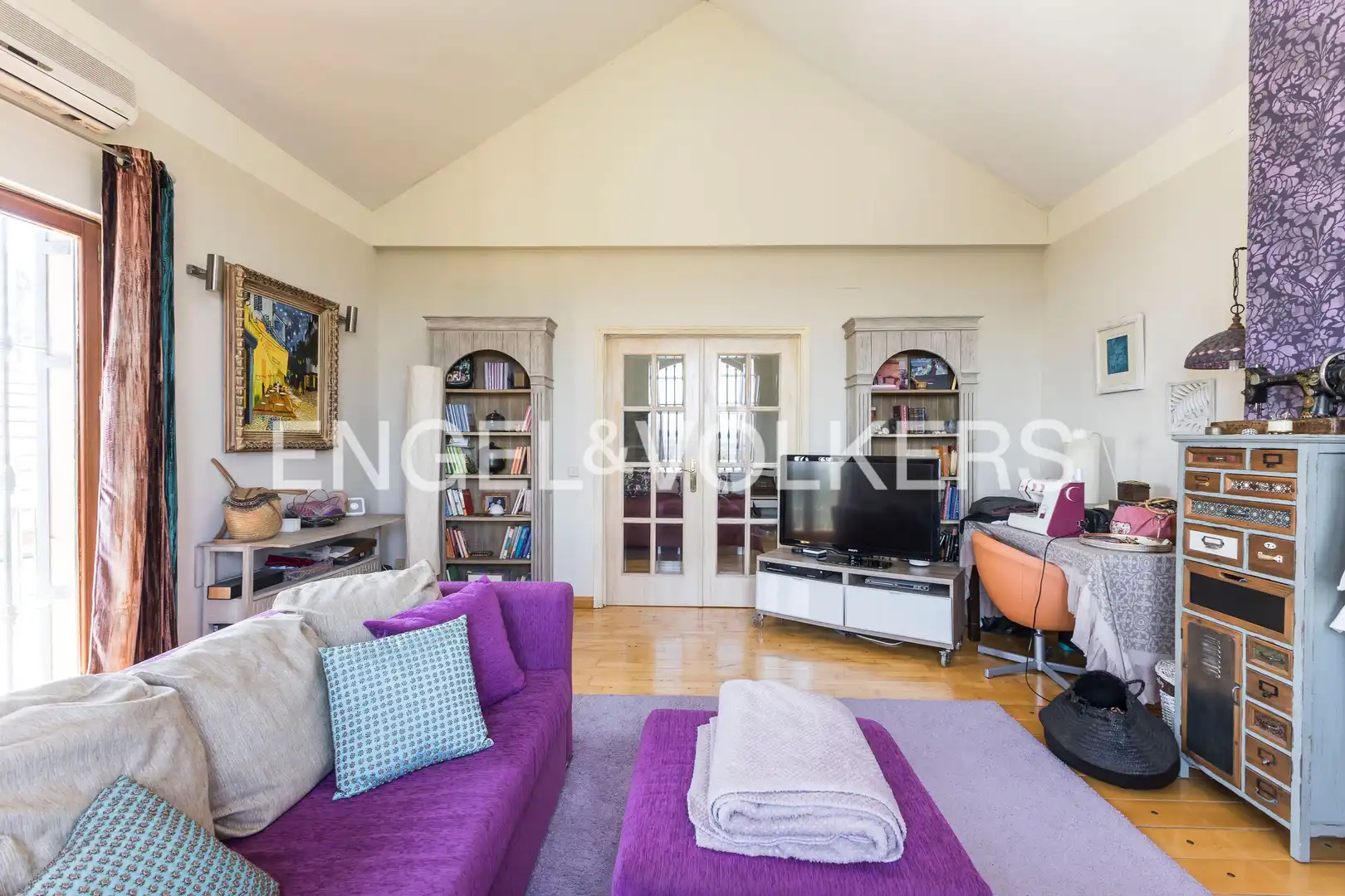 Living room of Houses for sale in Valdemorillo  with Air Conditioner, Heating and Private garden