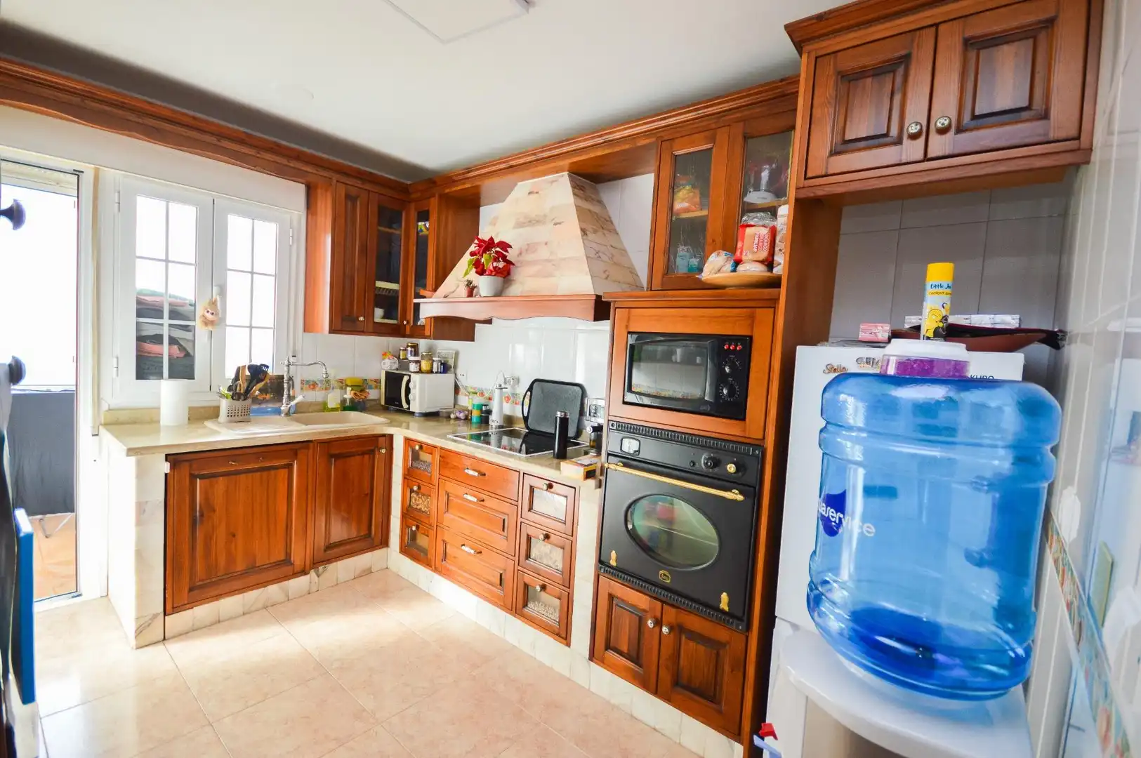 Küche von Wohnung zum Verkauf in Viator mit Klimaanlage und Heizung