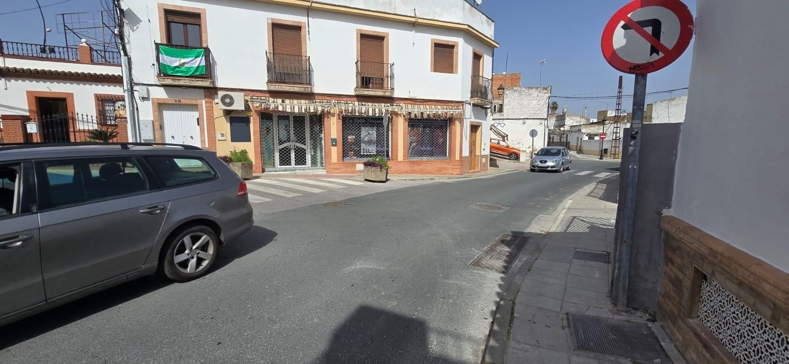 Vista exterior de Casa adosada en venda en Palomares del Río
